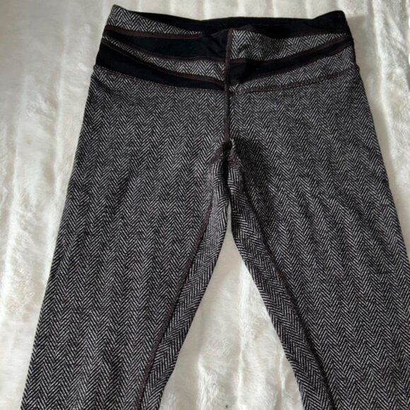 lululemon athletica Pants - Lululemon Black and Grey Leggings – Size Small (Excellent Condition)
